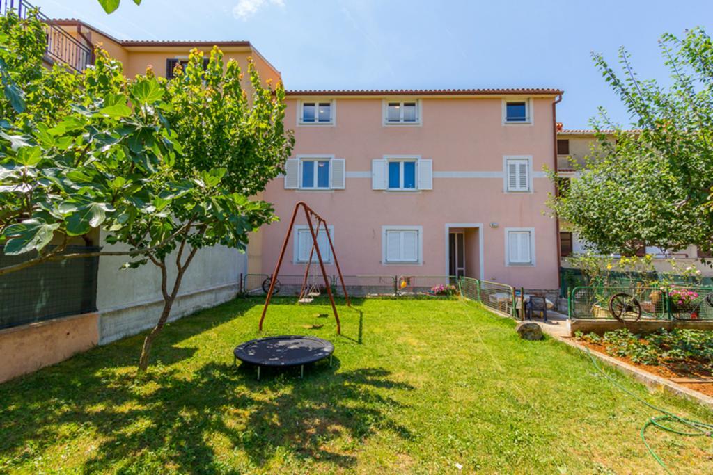 Apartment Mirjana Pula Exteriör bild