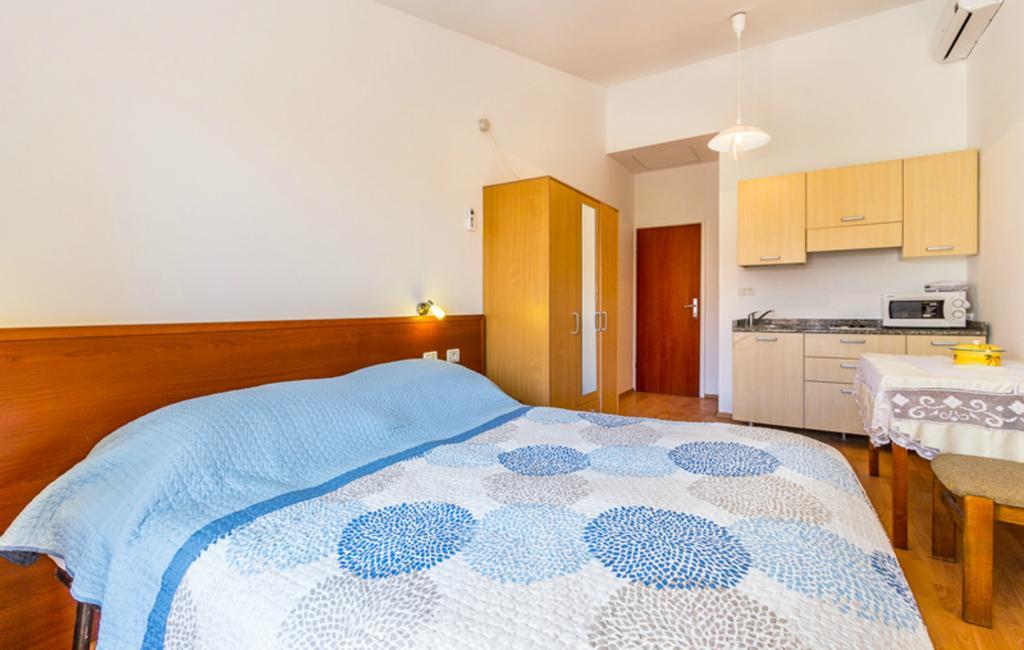 Apartment Mirjana Pula Rum bild